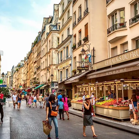 Parisian Mona Lisa - Heart Of Apartment *